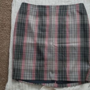 Elegant plaid skirt